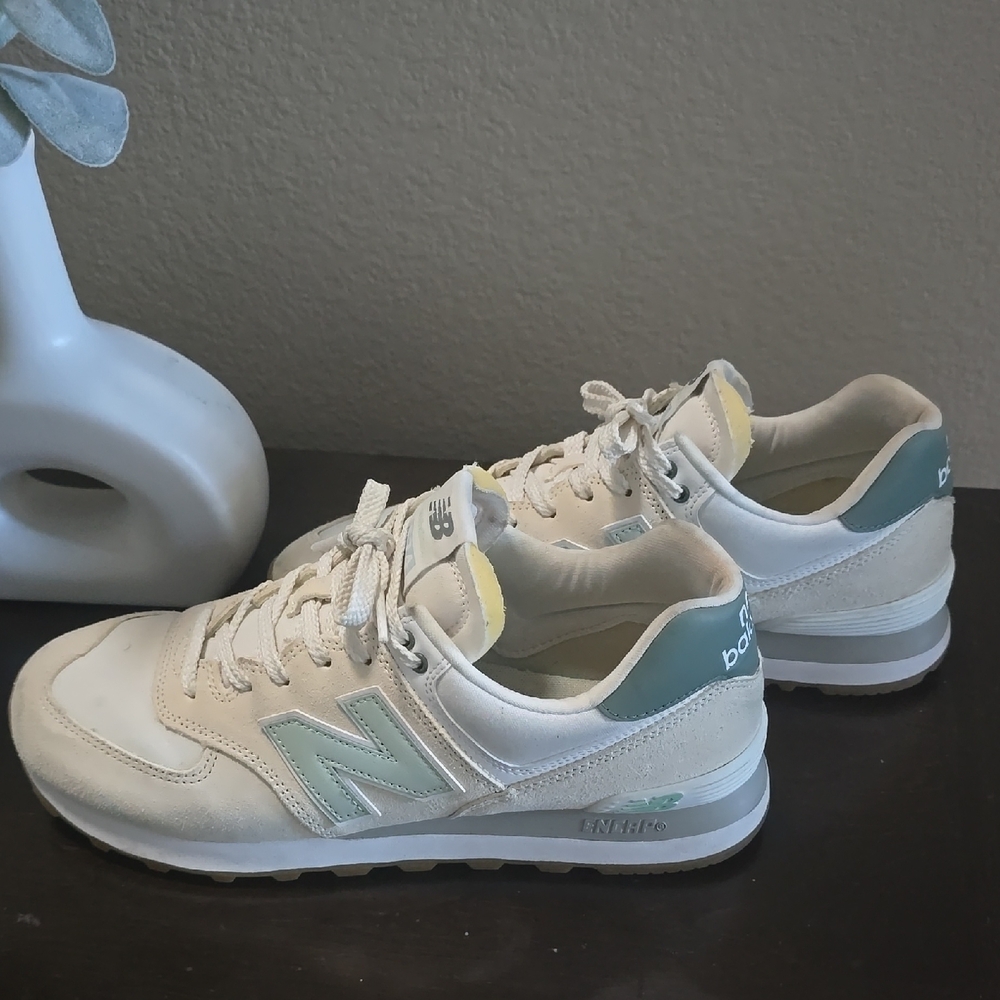 New Balance Women's Sneakers